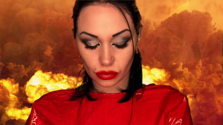 Goddess Misha Goldy: Inside of a Devil! Devour Fetish!