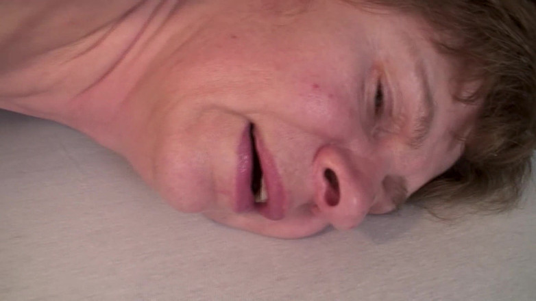 Onlyvids: com tesão avó se masturba e depois é fodida