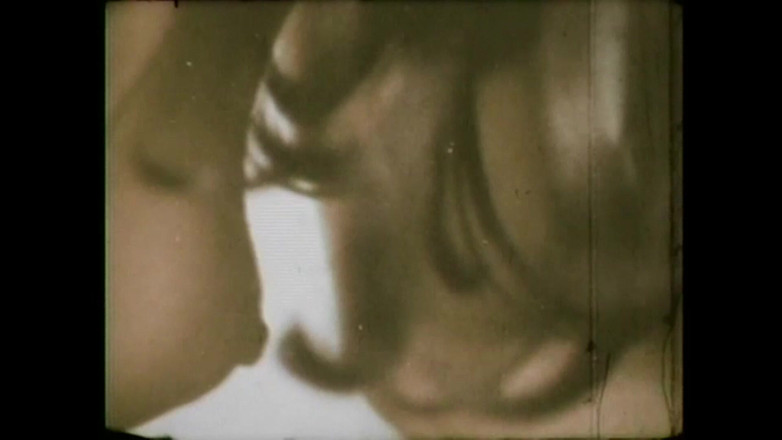 Vintage megastore: 物乞いと一緒にいる痩せた女性