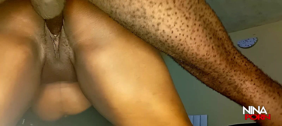 Nina simons: 黑人阴户的近距离第一人称视角性爱