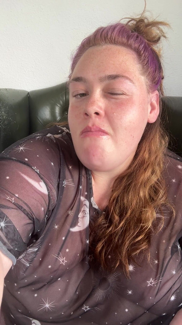 fatemmabbw: Enorm hungrig BBW fyller sig själv vid frukost