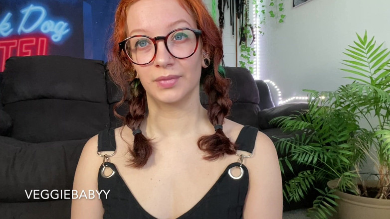 Veggiebabyy: La ragazza si riduce e mangia il ragazzo
