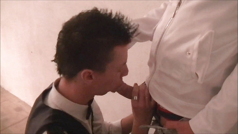 FRENCH STRAIGHT BOYS FUCKING GAY: Tedd yf vuekd sttraight barmanem v práci