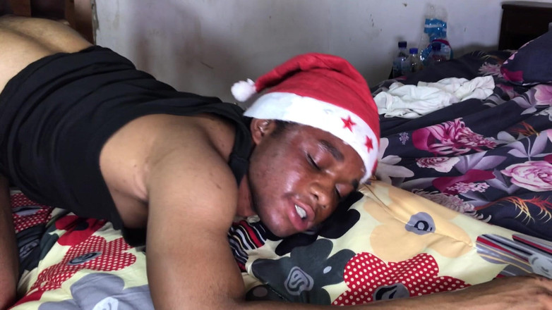 Sexylary: Zdrobind Twink în ziua de Crăciun