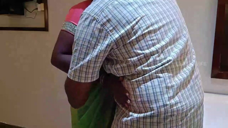 Luxmi Wife: Mẹ kế của bạn bè làm tình trong saree màu...