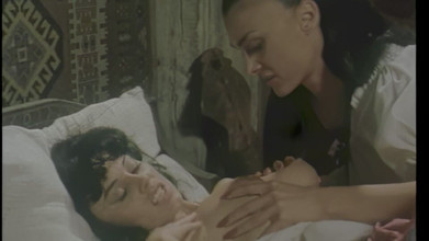 pornitaliangraffiti: Anita Dark și Venus Albă se ling una pe cealaltă până...