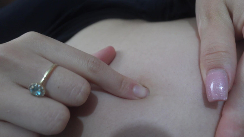 AmayaMori: Latina Nevlastní Sestra Čistí Břicho Bavlněným Tamponem a Po Očištění Si...