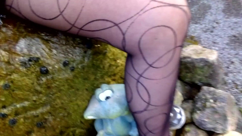 Hot-Pussy66: Sexy tights in the garden
