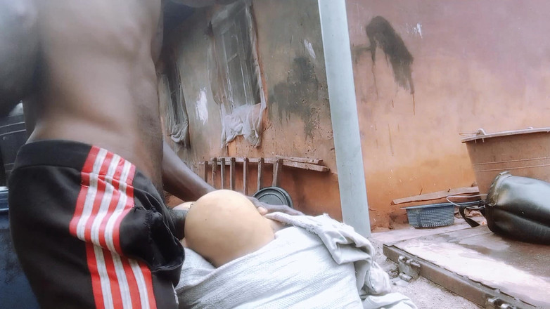 Bangcum8: 没有真正的肛交和阴户的战争性爱