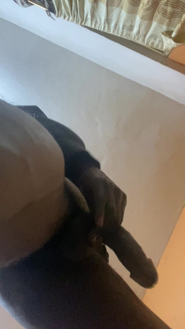 Slimniqqa: Тинка-бандит с большим черным членом