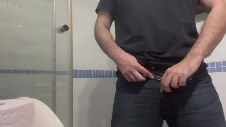 The newhere: Pisse et sperme