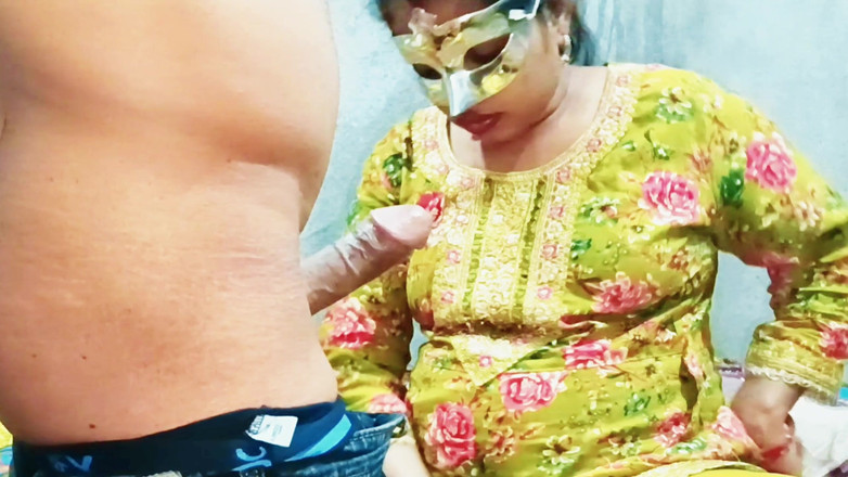 Sexy_girl_nehu: Sborrata in bocca indiana bhabhi - miglior pompino scopata in faccia...