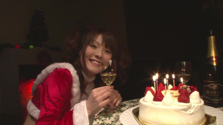 JapaneseHub: Doce garota japonesa é levada por muitos paus duros