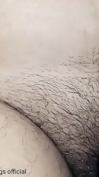 Pakistanische bBW Desi-frau zeigt ihre großen möpse und ihren runden tiefen arsch und behaarte muschi, während sie sexily tanzt