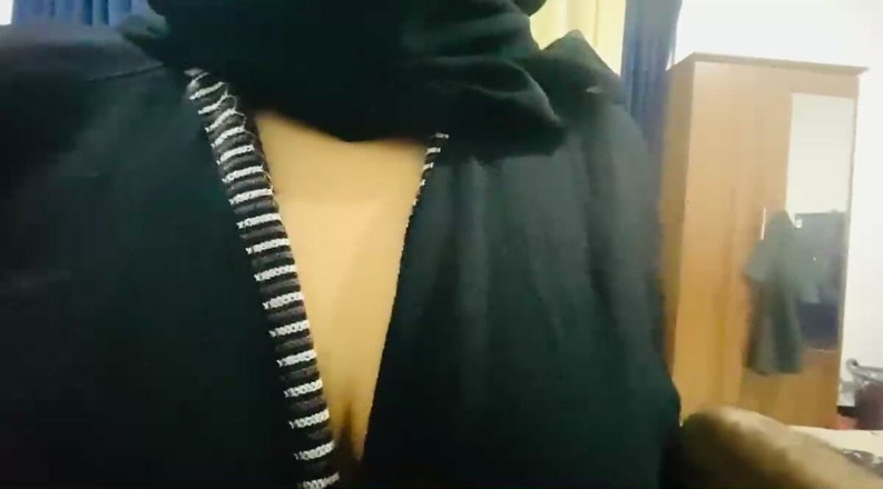 Arabicqueen: Indická učitelka tisk muslimská hidžábská dívka Prsa