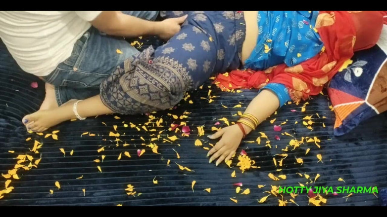 Desi Club House: Pareja caliente recién casada en romance en hotel