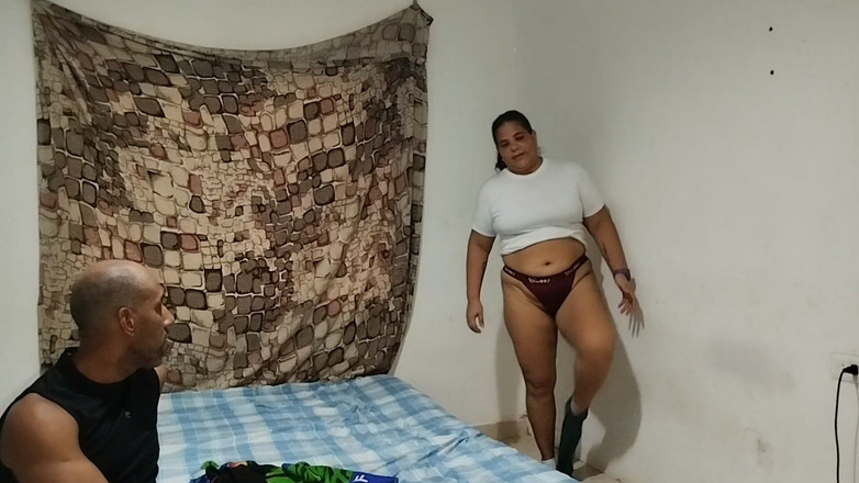 Adribella69: Cewek gemuk latina! Cewek ini habis-habisan sama sahabatnya sendiri gara-gara...