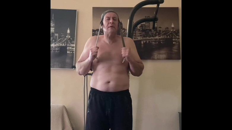 Alex Igogo: La ce te uiți