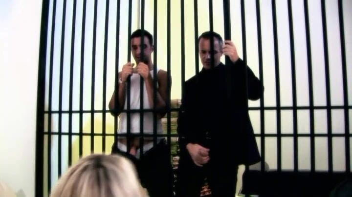 Cryptostudios: Intenzivní svůdná se promění v penetraci orgie