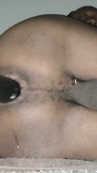 Versaute 11-zoll-anal-dildofick-penetration