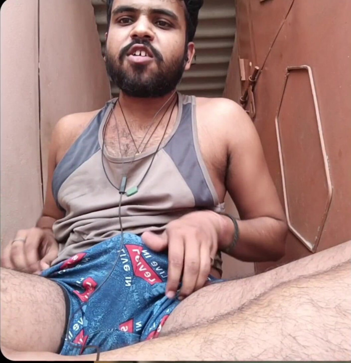 IsmaatDeva: A Sexy Masturbater Doing Handjob with Full of Hornyness