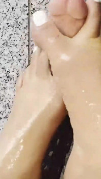나일론 발로 장난감을 괴롭히는 문신 밀프