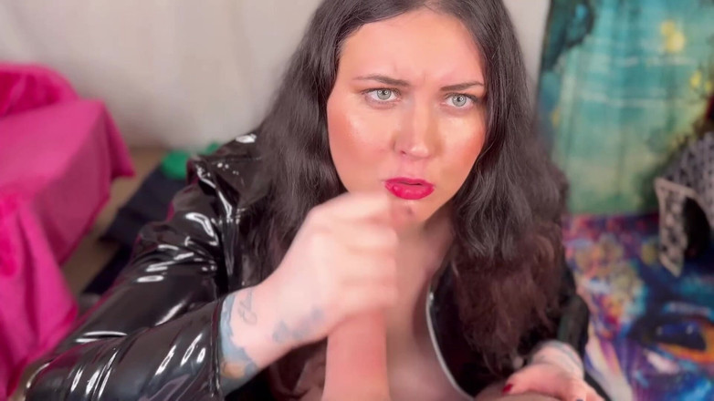 MissFFW: Miss Ffw ber om sin första spermasprut 2026