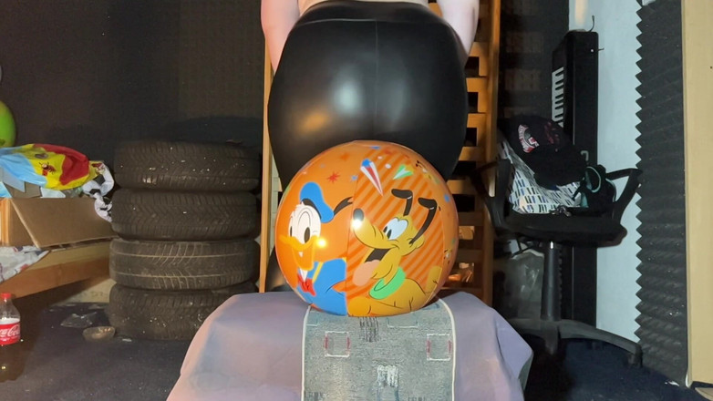 BeachBallsDuo: Bola pantai murah vs? 26 bola pantai diuji dengan berat gabungan...