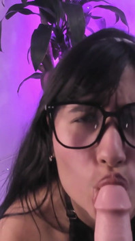 Latina Frumoasă Cu Sâni Perfecți Are Un Orgasm Mare Și Stropește
