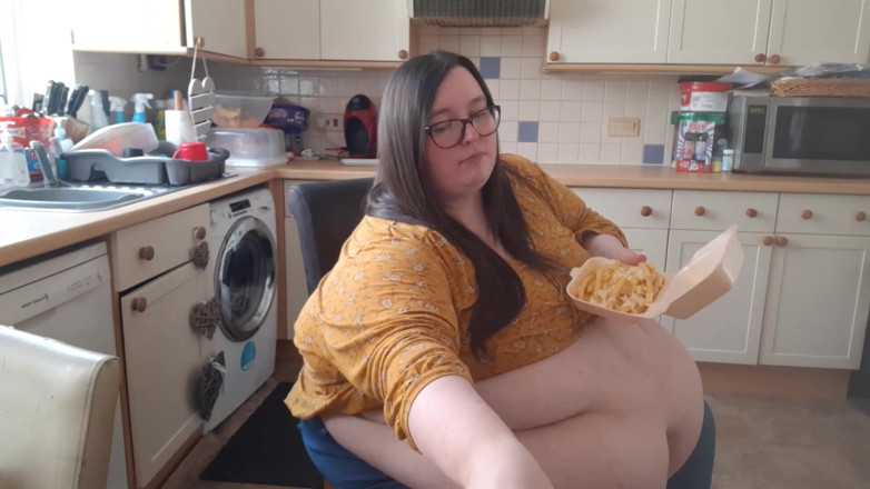SSBBWLadyBrads: Ssbbw vs godzilla burger jí
