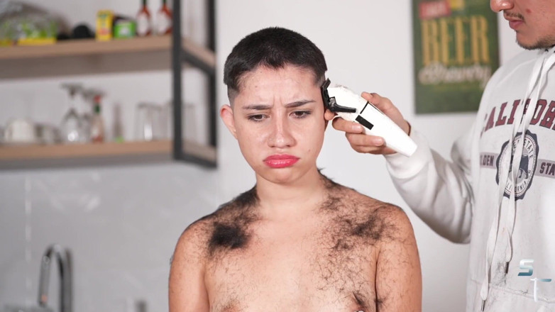 Shave Flix: Yesenia powraca