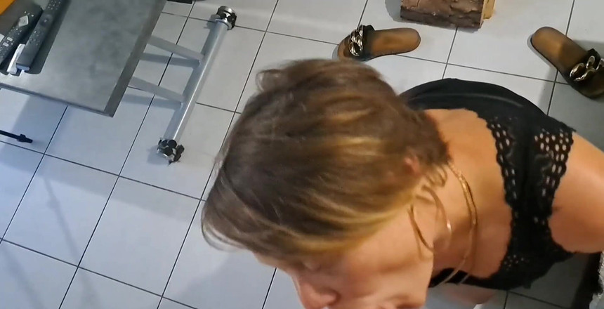 Sofy13: Dobré kouření - jsem milfka, která miluje sát a přijímat dobrý...