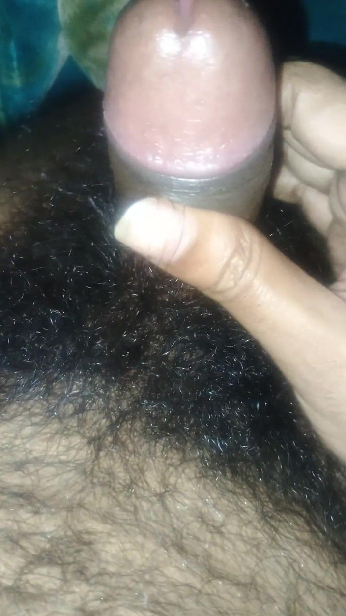 Hot_bobby: India polla grande masturbándose
