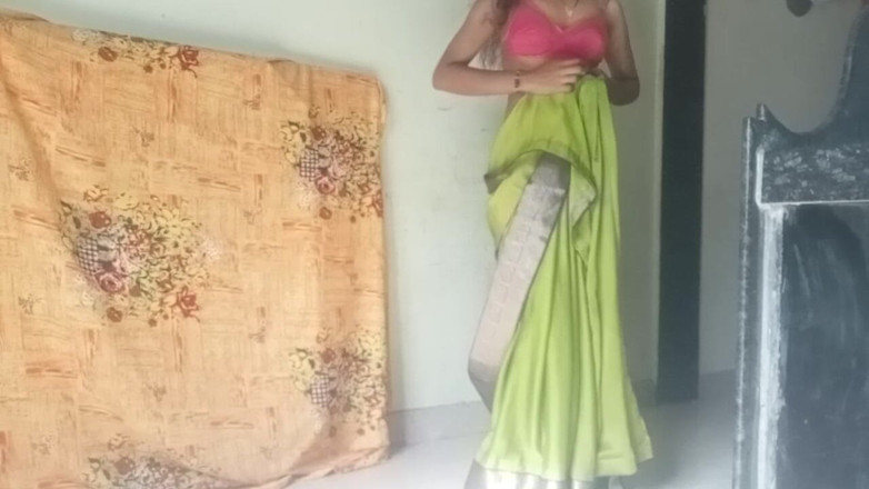 Pranitamayur: Horny Indian Bhabhi Desparate for Hardcore Sex with Husband's Friend