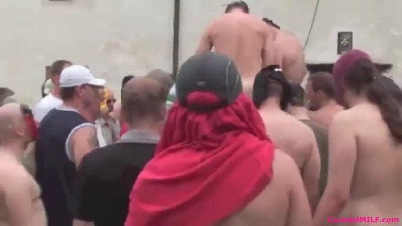 Cuckold MILF: 戴绿帽子的熟女 - 戴绿帽子的熟女我们都是关于戴绿帽子的游戏