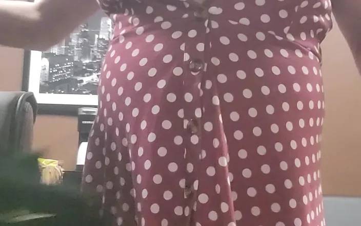 EliteLadyS: Fucked Myself with a Bottle to Pleasure at Work