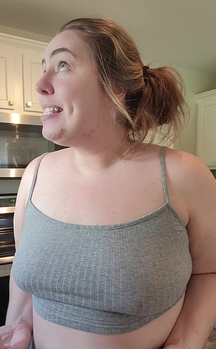 KinkyKatie: 私は隣人を誘惑するのが大好きです