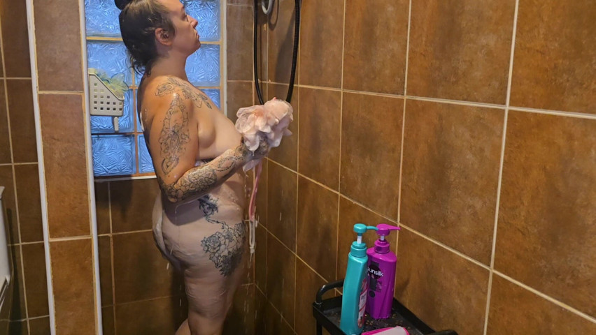 Jade in a Soapy Shower (Jimbob Star Straight) Jade in a Soapy Shower (Jimbob Star Straight)