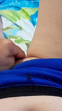 我在我操逼的女同性恋女友旁边自慰