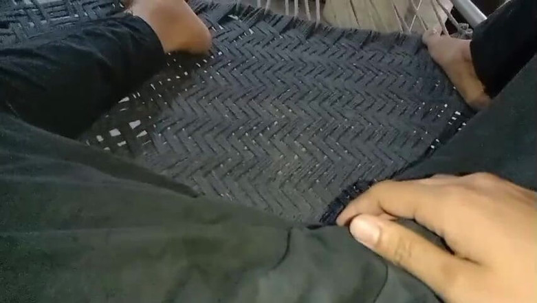 Desiboy gay: पाकिस्तानी हॉट बॉय हैण्डजॉब