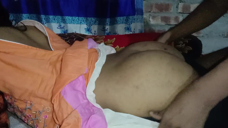 Deshi women: Zum ersten mal sex, meine college-freundin kommt zu mir nach...