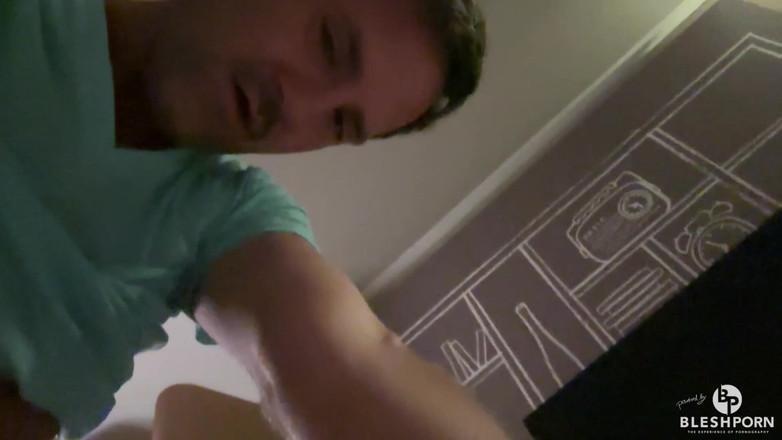 bleshporn: Tim Blesh gioca con il suo corpo