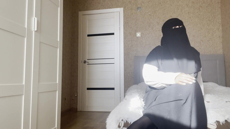 Lux Eva: Külotlu çoraplı büyük götlü Arap üvey anne