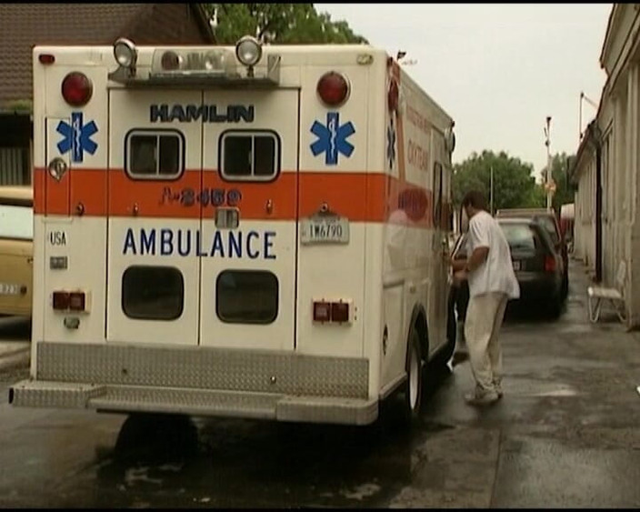 Porno kino: Perfetta infermiera tedesca doppia penetrazione nel furgone