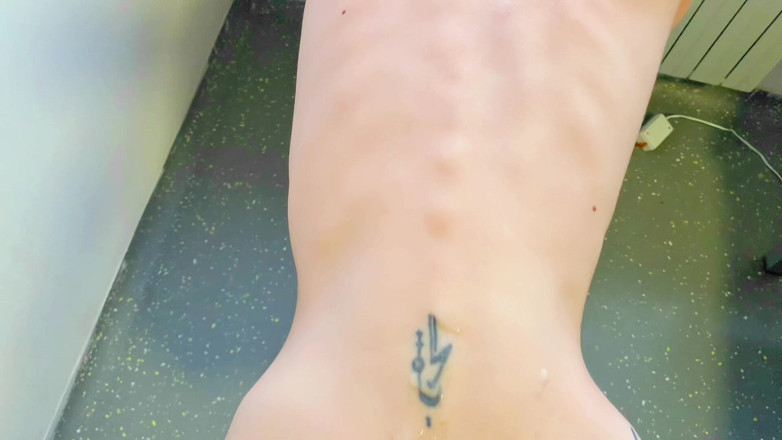 AmateurWifeXx: Esposa caliente engañando a su marido con un vecino