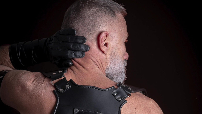 MusclesCigarsFFPig: Leren wanten met nudjes en jockstrap