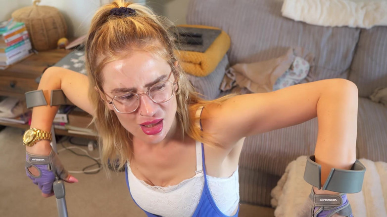 JessieHH: Taboo Babysitter Pranks