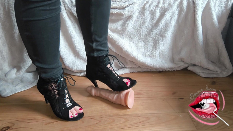 Douceur Sucree: Я розчавлю твій член