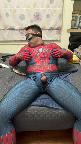 Fat Spider Draws by Drawing in the Red Center