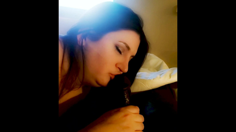 TrotzillaTheGod: 흑인 대물 자지를 위한 즙이 풍부한 Samantha 펠라